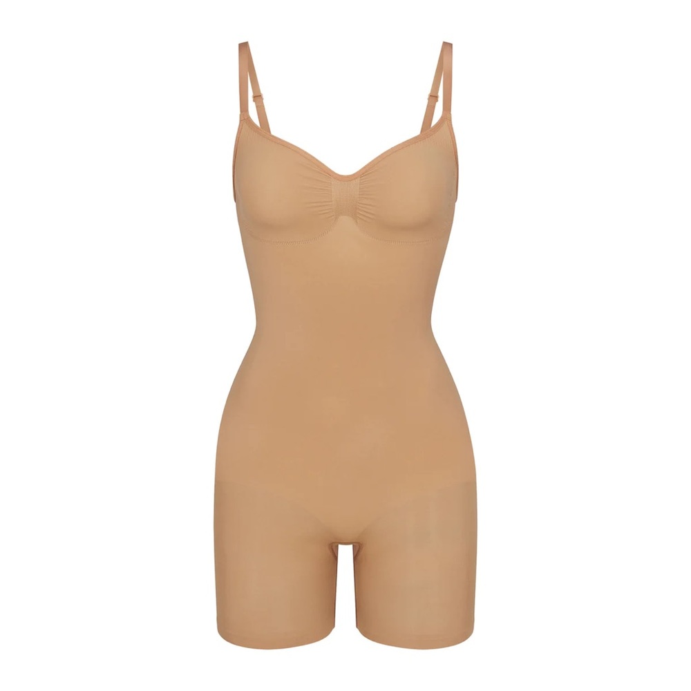 SEAMLESS SCULPT MID THIGH BODYSUIT